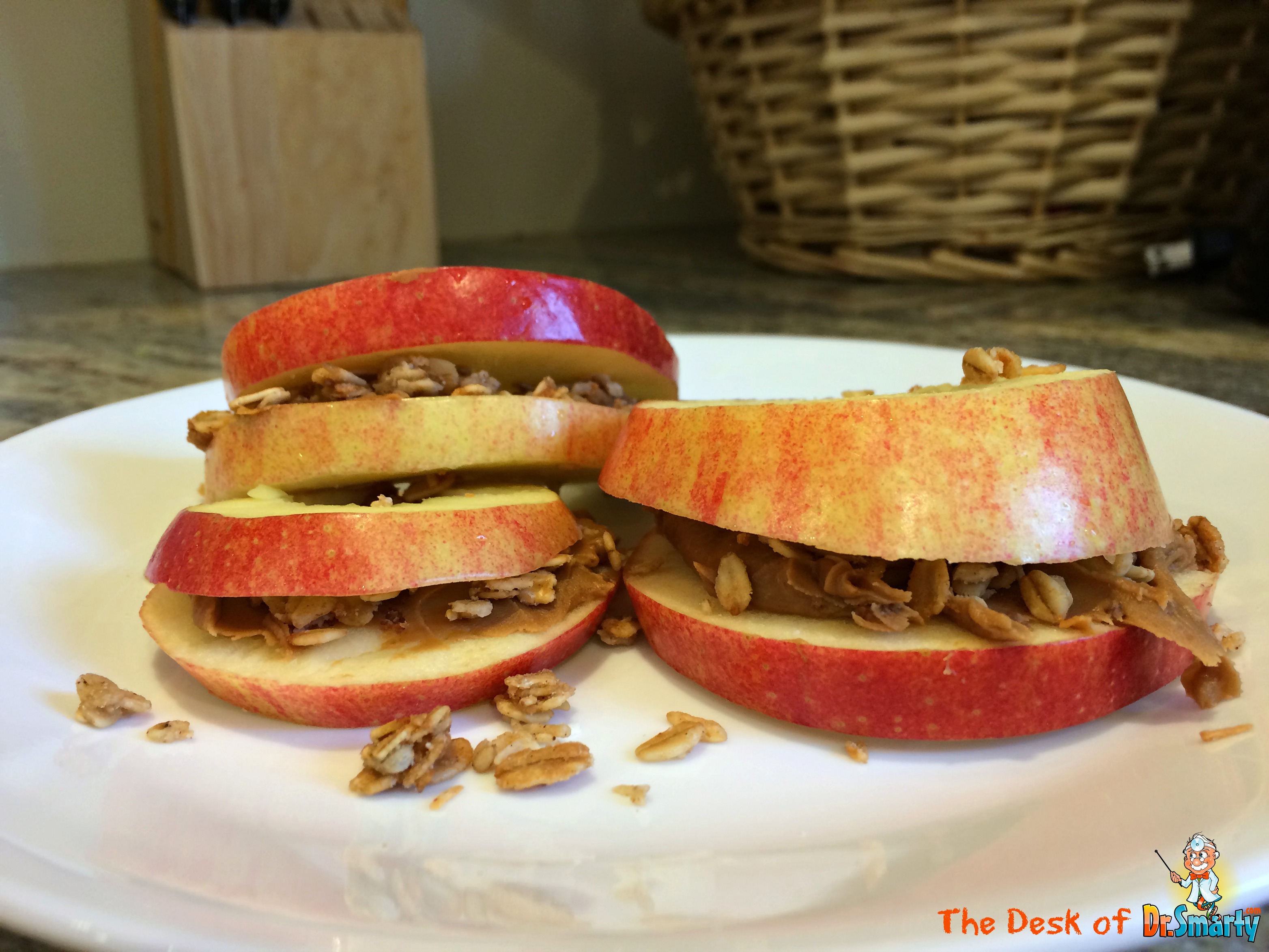 Dr. Smarty - Healthy Kids Recipe - Snacks - Crispy, Crunchy Apple Sandwiches